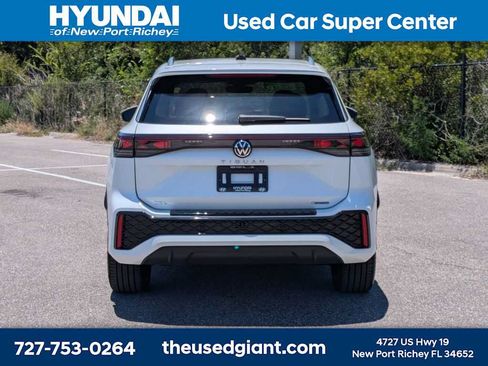 Used 2025 Volkswagen Tiguan SEL R-Line AWD/4WD image 4