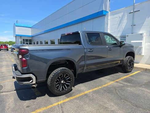 Used 2021 Chevrolet Silverado 1500 LT AWD/4WD image 4