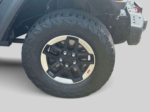 Used 2020 Jeep Wrangler Unlimited Rubicon w/ Steel Bumper Group AWD/4WD image 8