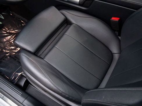 Used 2022 Mercedes-Benz GLB 250 4MATIC image 15