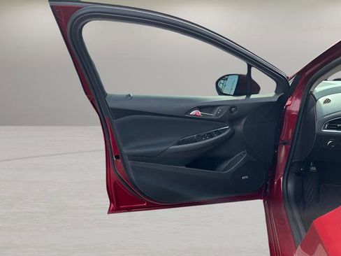 Used 2017 Chevrolet Cruze LT w/ Sun And Sound Package FWD image 8