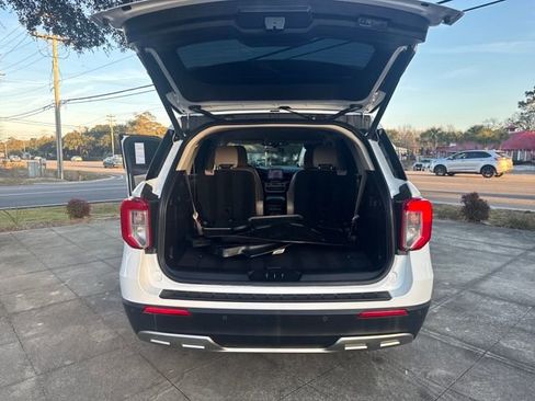 Used 2021 Ford Explorer XLT w/ Equipment Group 202A image 10