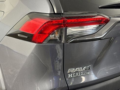 Used 2021 Toyota RAV4 XLE w/ Convenience Package FWD image 36