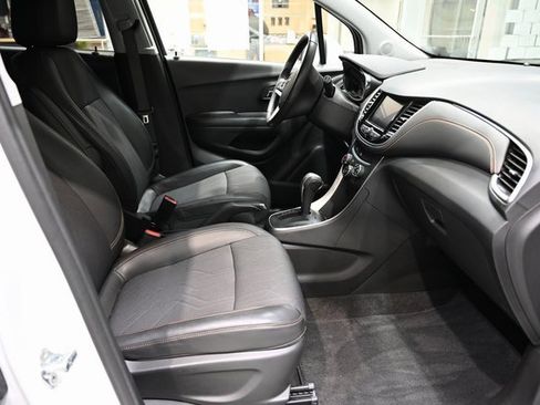 Used 2022 Chevrolet Trax LT w/ Driver Confidence Package image 10