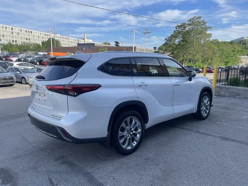 Certified 2020 Toyota Highlander Limited AWD/4WD image 8