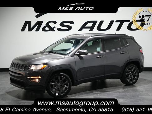 Used 2021 Jeep Compass Latitude FWD image 1