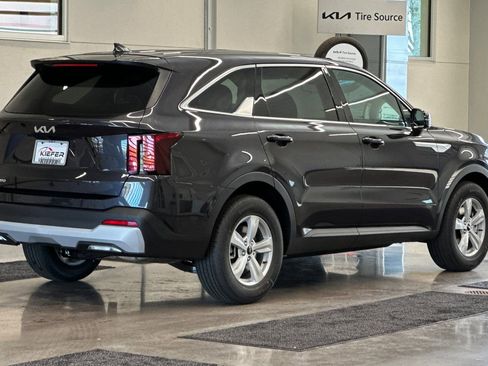 New 2026 Kia Sorento LX image 3