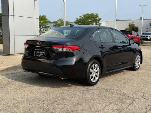 Used 2022 Toyota Corolla LE FWD image 3