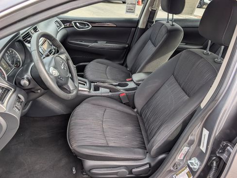 Used 2018 Nissan Sentra SV FWD image 2