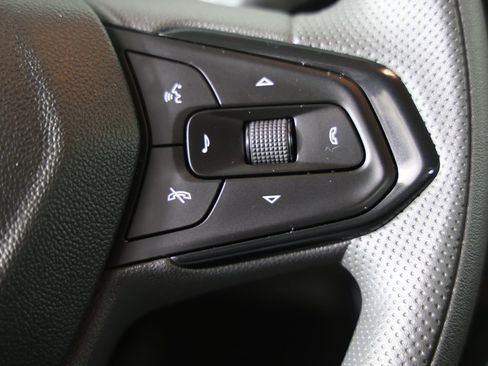 Used 2025 Chevrolet TrailBlazer LT image 16