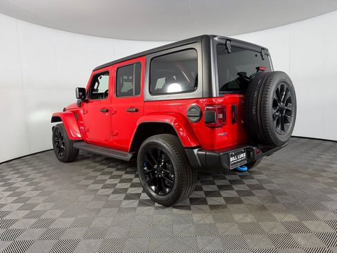 Used 2022 Jeep Wrangler Unlimited Sahara AWD/4WD image 7