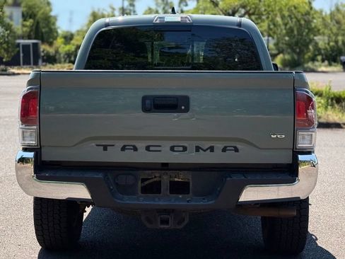 Used 2023 Toyota Tacoma TRD Off-Road AWD/4WD image 4