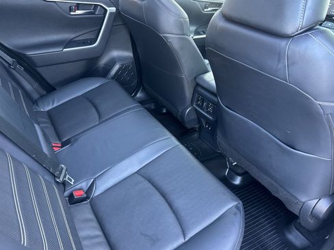 Used 2020 Toyota RAV4 Limited AWD/4WD image 19