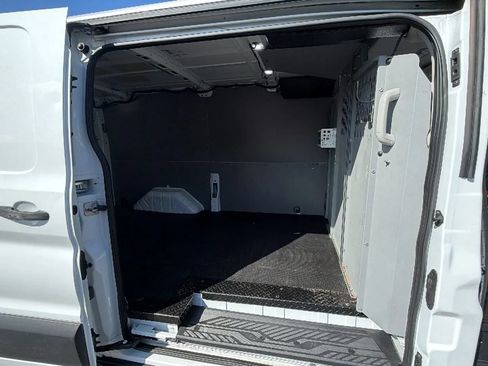 Used 2019 Ford Transit 250 130 Low Roof RWD image 7