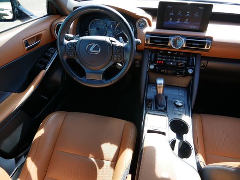 Used 2022 Lexus IS 300 AWD w/ Comfort Package image 9