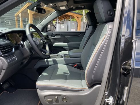 Used 2025 GMC Acadia AT4 w/ LPO, Floor Liner Package AWD/4WD image 13