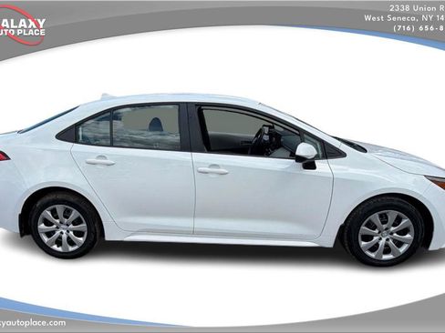 Used 2023 Toyota Corolla LE FWD image 4