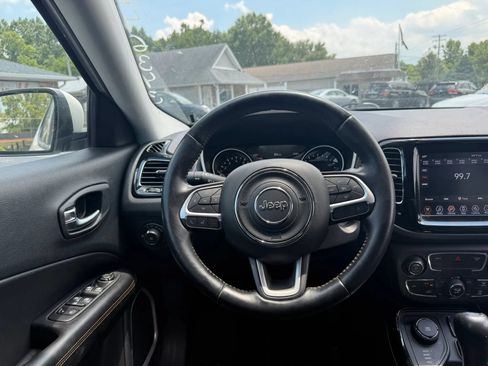 Used 2020 Jeep Compass Limited AWD/4WD image 10