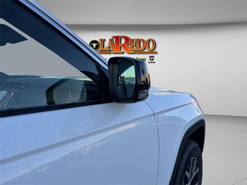 New 2025 Jeep Grand Cherokee L Limited image 26