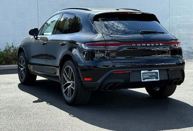 Used 2026 Porsche Macan AWD/4WD image 3