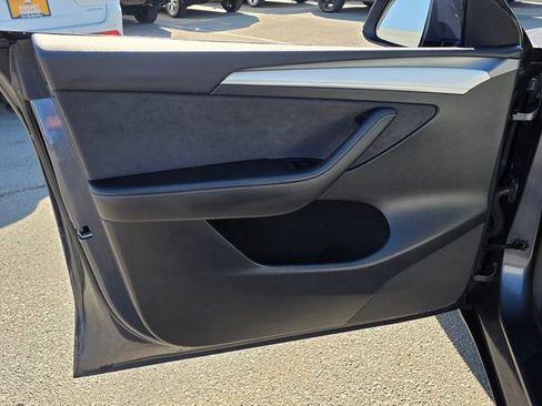 Used 2022 Tesla Model Y Performance image 30
