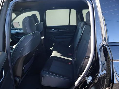 New 2025 Jeep Grand Cherokee Laredo image 22