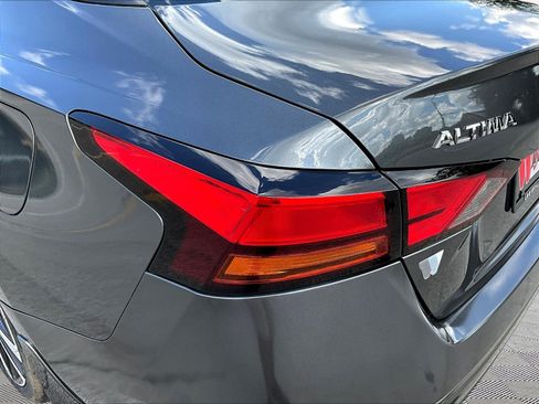 Certified 2022 Nissan Altima 2.5 SR FWD image 23