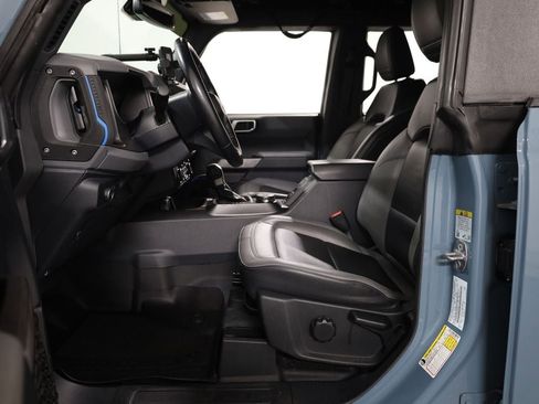 Used 2022 Ford Bronco Black Diamond w/ Sasquatch Package image 11