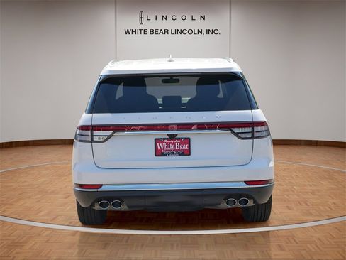Used 2023 Lincoln Aviator Reserve w/ Equipment Group 201A image 4