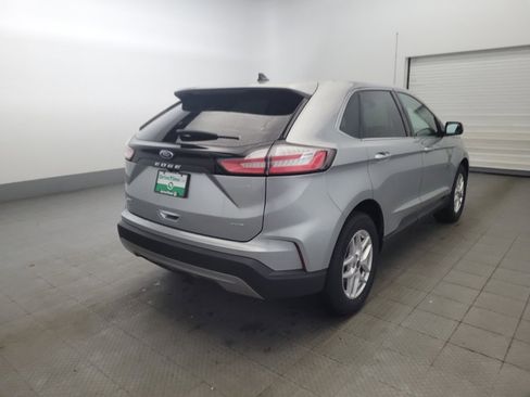 Used 2024 Ford Edge SEL image 5