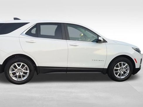 Certified 2024 Chevrolet Equinox LT w/ LPO, Floor Liner Package FWD image 2