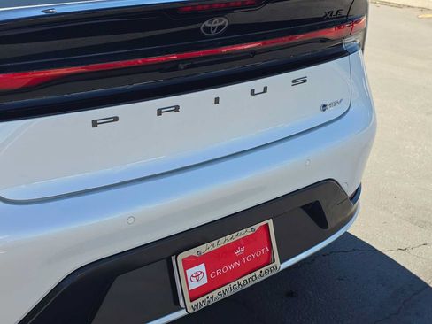 Certified 2026 Toyota Prius XLE FWD image 15