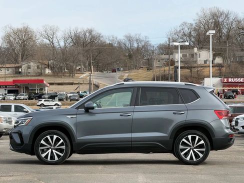 Used 2022 Volkswagen Taos SEL w/ Panoramic Sunroof Package AWD/4WD image 6