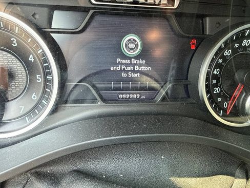 Used 2019 RAM 1500 Laramie AWD/4WD image 10