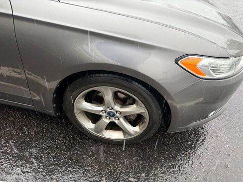 Used 2013 Ford Fusion SE FWD image 3