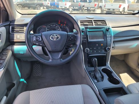 Used 2015 Toyota Camry LE FWD image 17