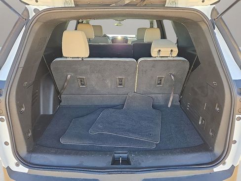 Used 2023 Chevrolet Traverse LS image 14