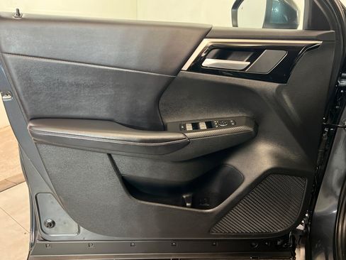 Used 2024 Mitsubishi Outlander FWD image 14