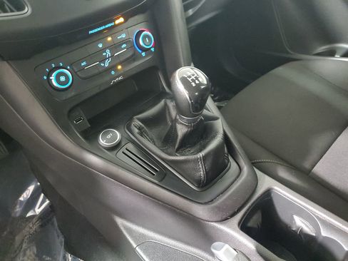 Used 2015 Ford Focus S image 9