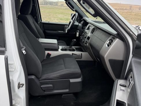 Used 2017 Ford Expedition EL XLT image 14