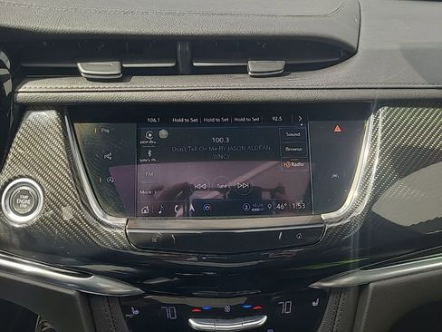 Used 2022 Cadillac XT6 Sport w/ Technology Package image 26