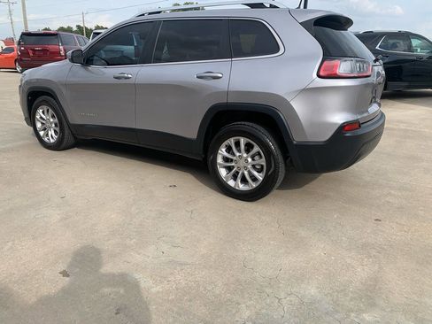 Used 2019 Jeep Cherokee Latitude w/ Popular Appearance Group image 4