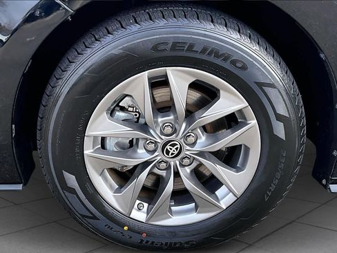 Used 2024 Toyota Sienna LE image 10