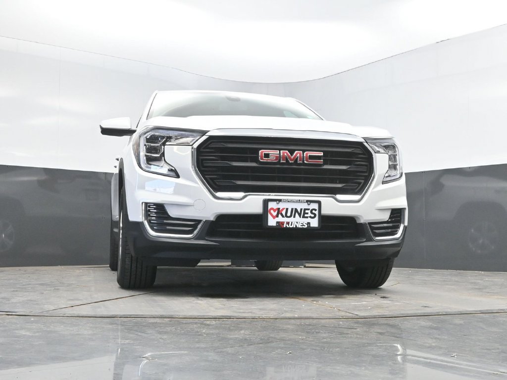 Used 2024 GMC Terrain SLE AWD/4WD image 33