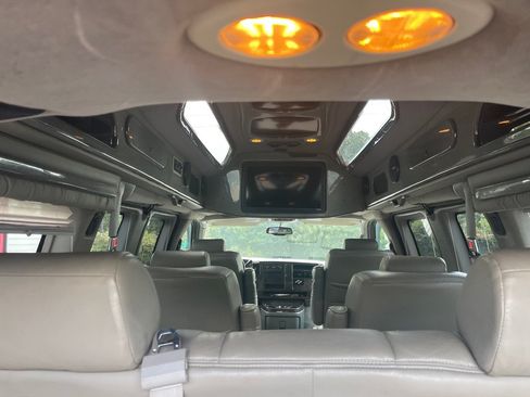 Used 2007 GMC Savana 1500 AWD w/ Preferred Equipment Group image 25