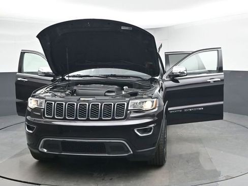 Used 2018 Jeep Grand Cherokee Limited image 49