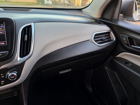 Used 2021 Chevrolet Equinox LS AWD/4WD image 26