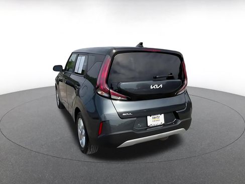Used 2025 Kia Soul LX w/ LX Technology Package FWD image 11