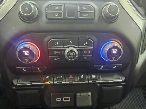 Used 2022 Chevrolet Silverado 1500 LT AWD/4WD image 8