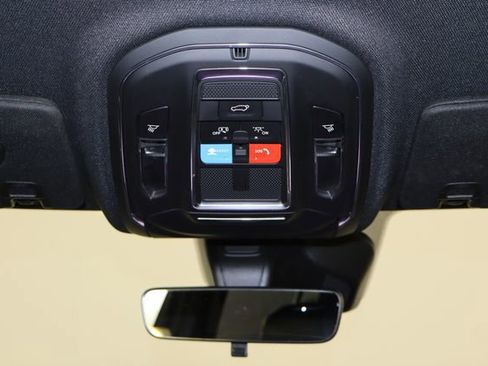 Used 2025 Jeep Grand Cherokee Limited AWD/4WD image 27